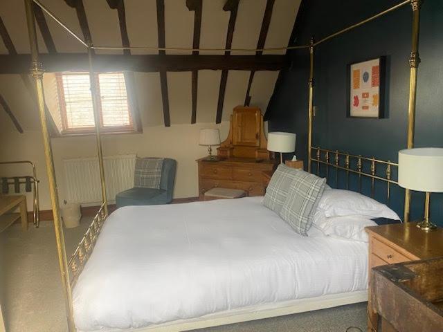 Hotel Sebastians à Oswestry Extérieur photo